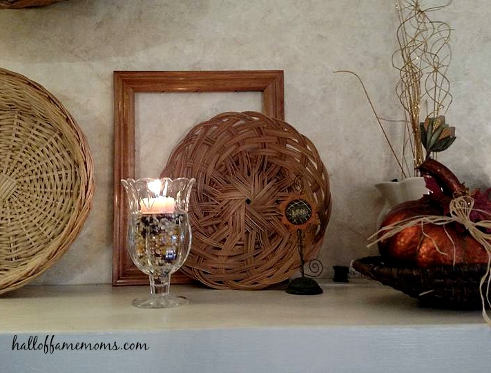 Using only what I already had, I decorated our mantel for fall. #howto #diy