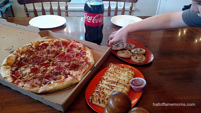 Making Dinner Easy with @SamsClub #FamilyPizzaCombo #ad