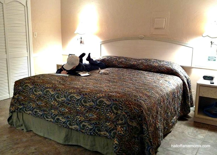 We had a spacious king sized bed at The Boathouse Motel.