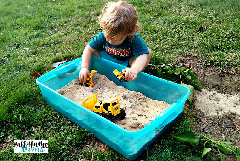 DIY Cheap & Easy Portable Sandbox for Traveling or Indoors