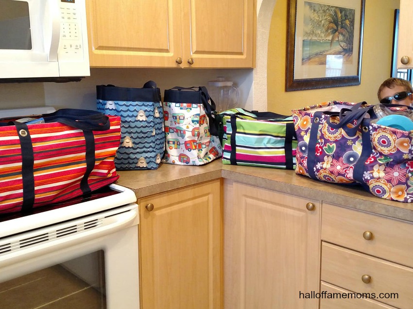 I love using my Thirty-one totes and bags. See what I packed with.