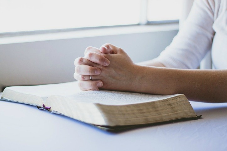 13 Great Anchor Bible Verses for Spiritual Encouragement