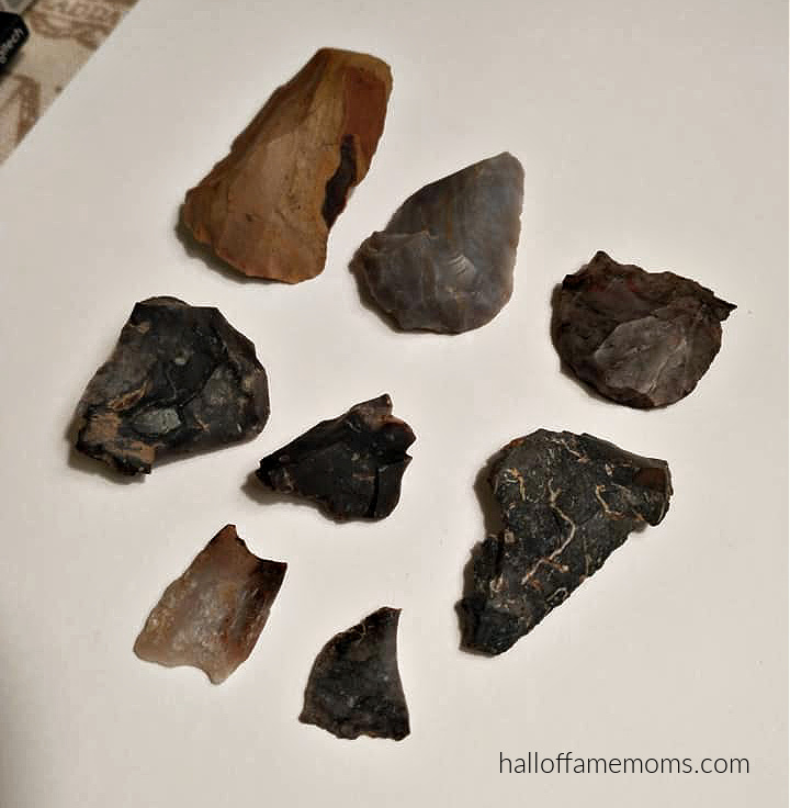 Native American flint scrapers, flakes and possible graver, Plum Run flint, NE Ohio.